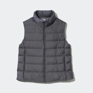 Uniqlo Ultra Light Down Vest Dark Gray Puffer Size M Full Zip Pockets Winter